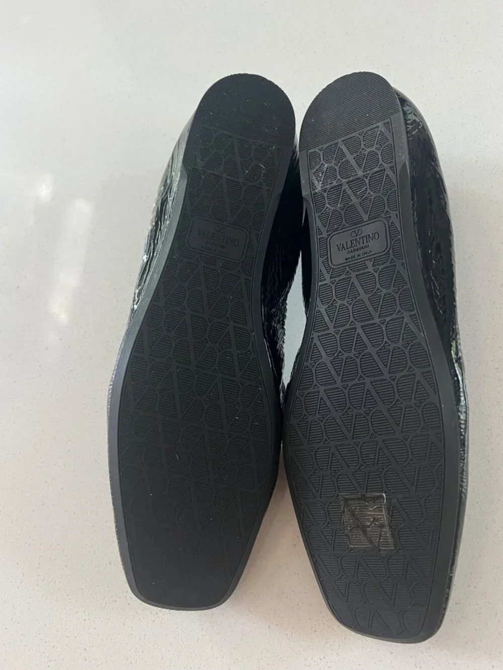 VALENTINO GARAVANI Naplack Nappa Vlogo Bow Mary Jane Ballerina Flats SIZE 40